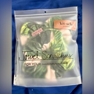 KITSCH Beverly Hills Hotel Banana Leaf Print Green & Pink Towel Hair Scrunchies